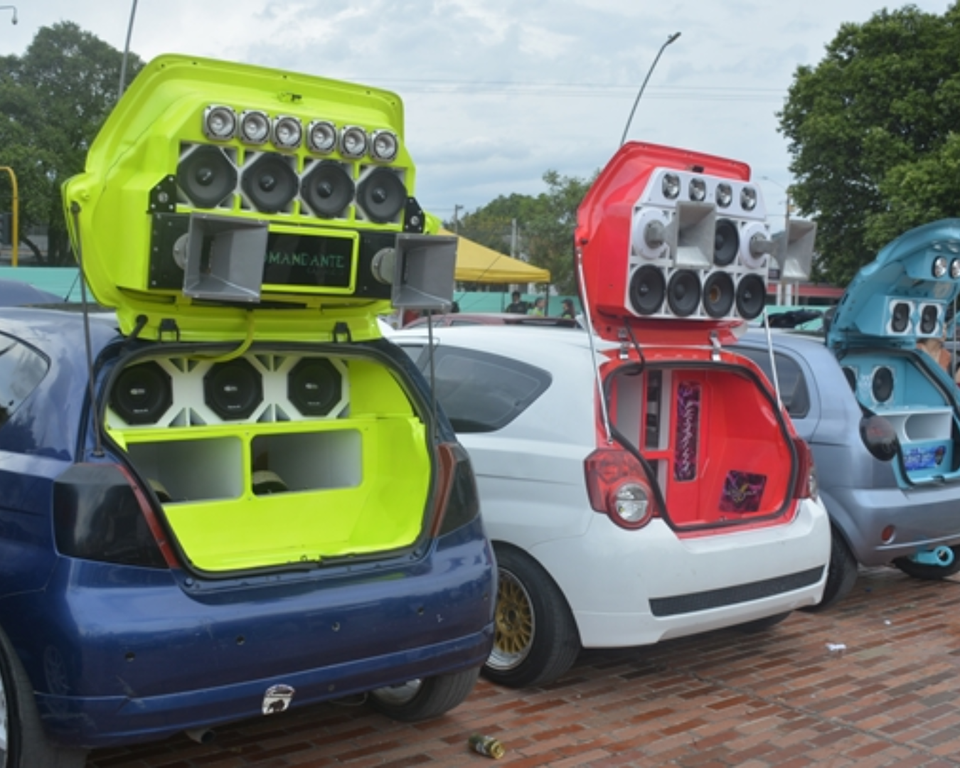 7 razones poderosas para elegir la brillante batería para carro con sonido